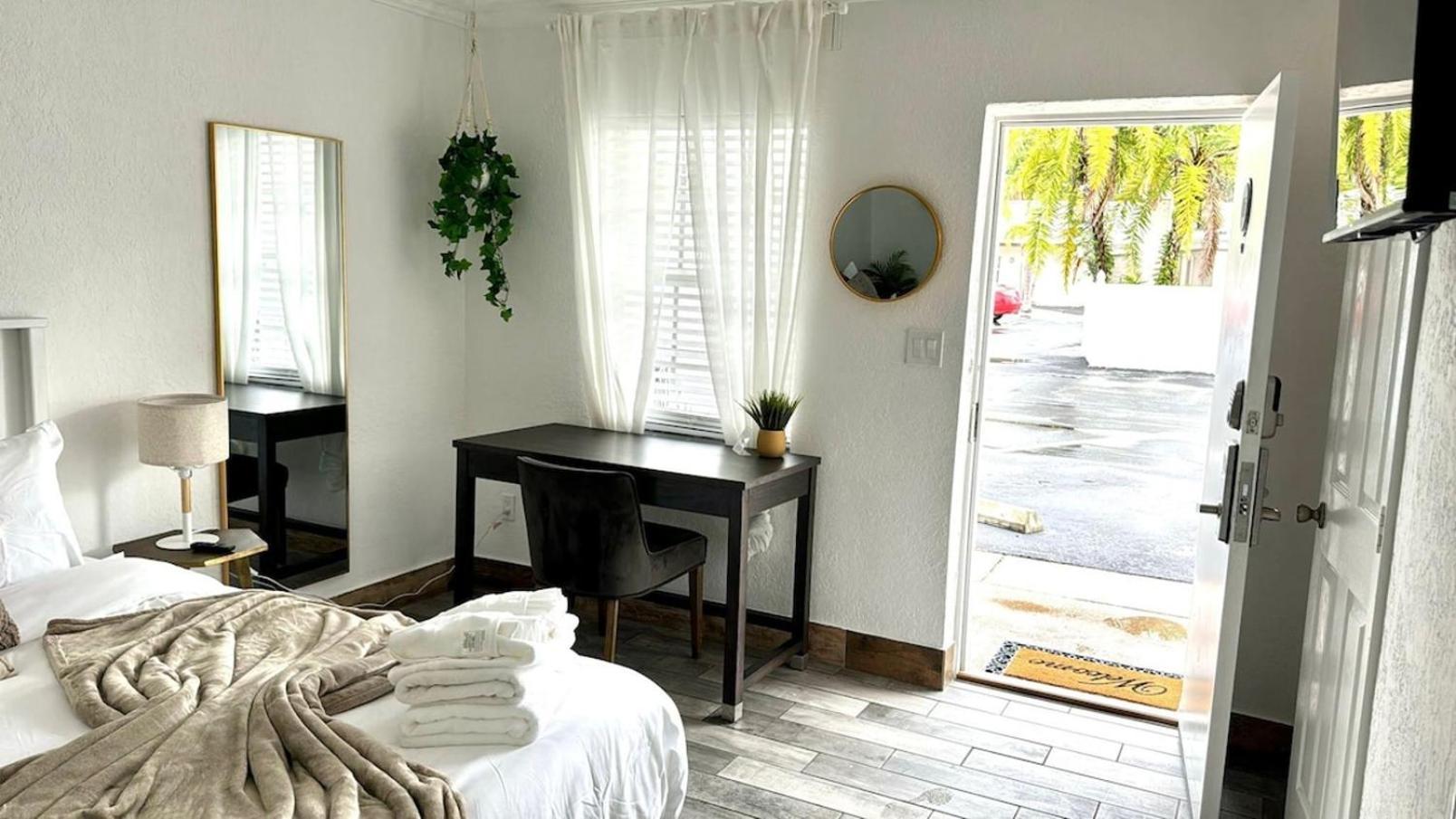 1K Bed Studio Apt With Shared Pool 06 クリアウォーター エクステリア 写真